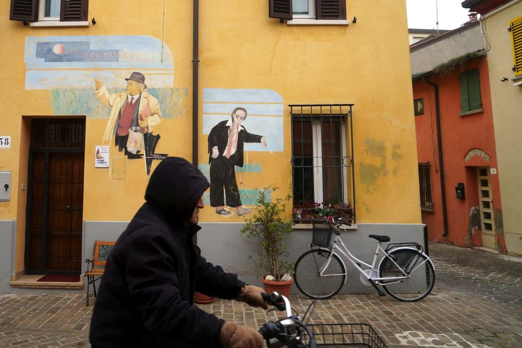 Lungo una strada di San Giuliano