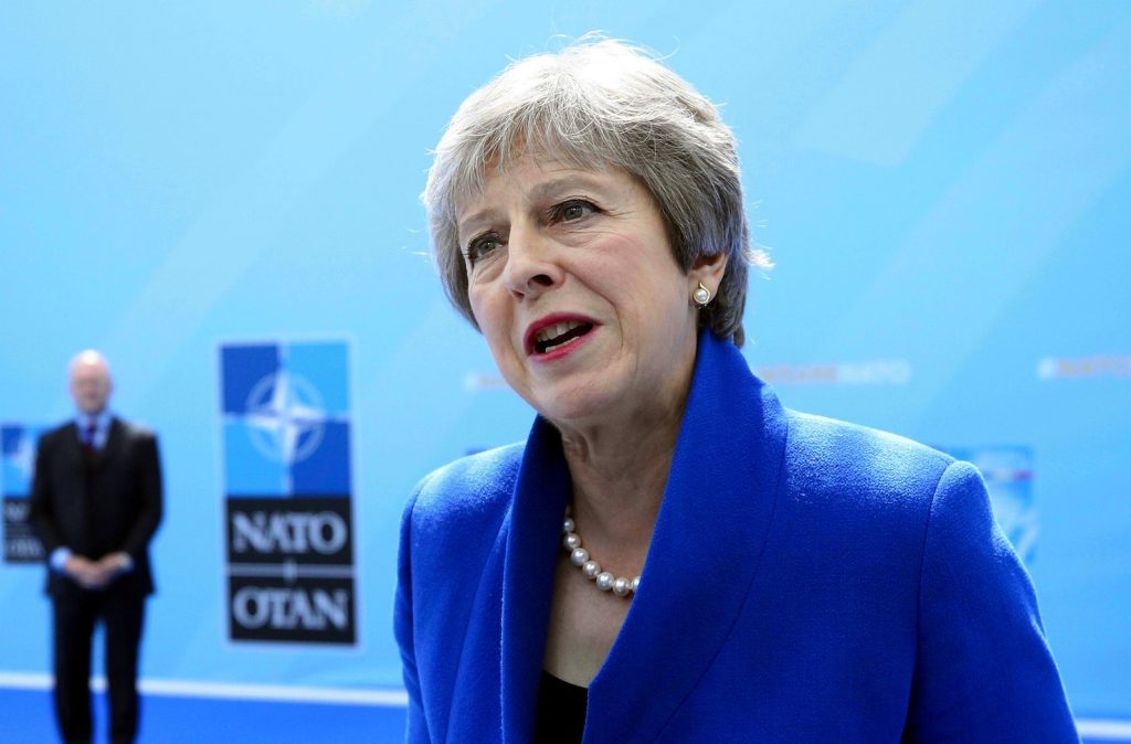 La Lady di Gomma Theresa May: il suo piano sulla Brexit è giudicato troppo morbido dall'ala dura del «leave» (AFP)