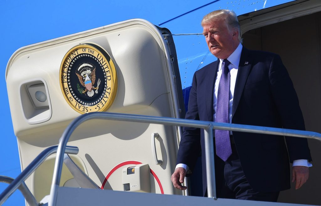 Con il leader cinese Xi, Donald Trump affronterà i temi della Corea del Nord e del commercio (AFP)