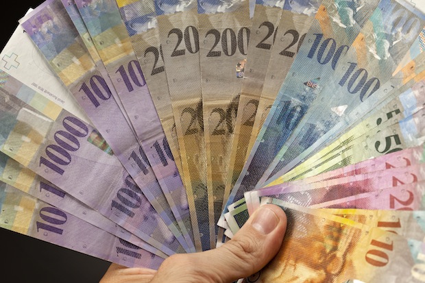 Tra le banconote svizzere quella da 1000 Franchi è sospettata di essere usata in traffici illeciti (Keystone)