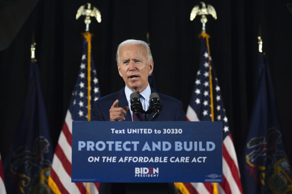 Joe Biden si rivolge agli elettori in Pennsylvania (AFP)