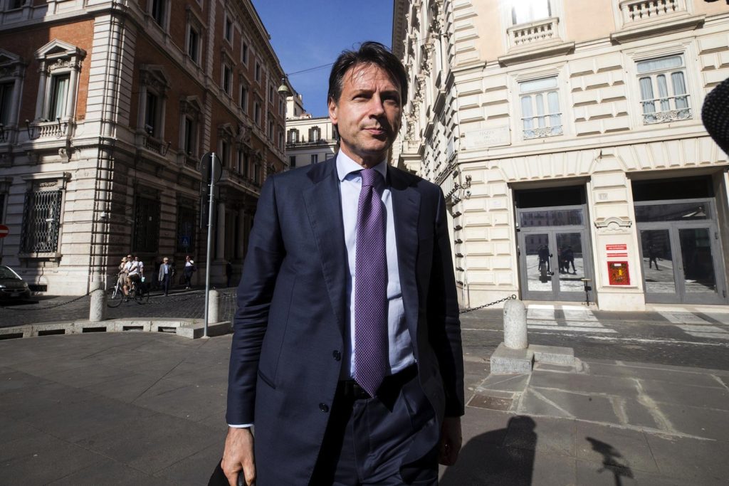 Giuseppe Conte ha portato a casa dal vertice brussellese un «regalo che Salvini ha subito definito «fregatura» (Keystone)