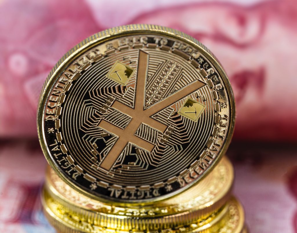 Il cripto-yuan (sopra in un’immagine simbolica) nega un principio delle «e-monete», che è l’anonimato dell’utente (Shutterstock)