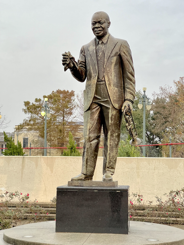 Una scultura nel Louis Armstrong Park omaggia la leggenda indiscussa del jazz. Louis Armstrong nacque proprio a New Orleans nel 1901