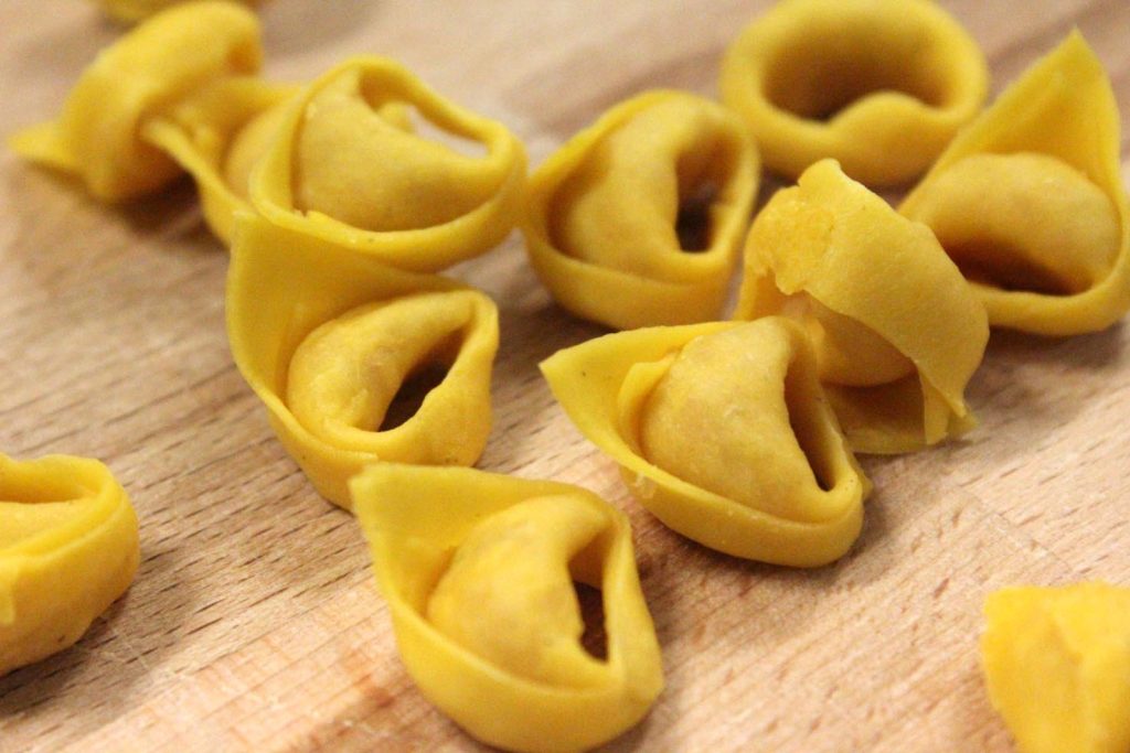 Quest’anno: agnolotti con stufato, sulla tavola di Allan Bay che torna così ai profumi della sua origine piemontese (Angelo Muratore)