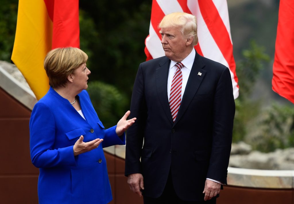 Angela Merkel ha definito «vivace» l’incontro bilaterale con Donald Trump a Taormina (AFP)