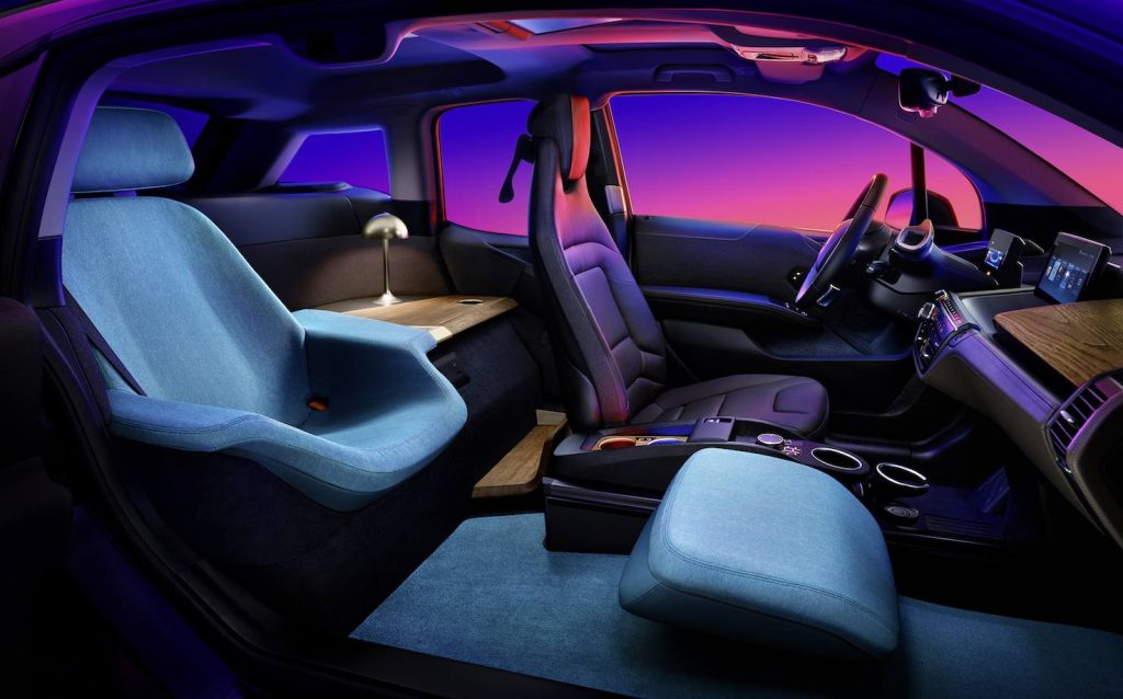 Così si mostrano gli interni della BMW 13 Urban Suite