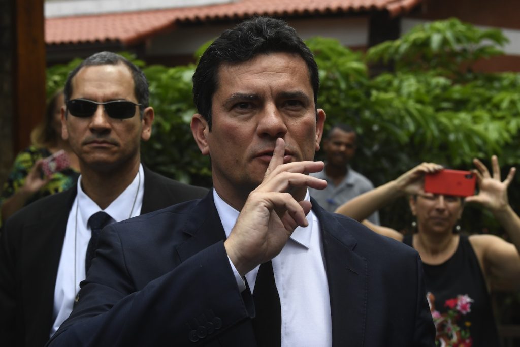 L’accusa di parzialità riguarda Sergio Moro, l’ex giudice noto in tutto il mondo per essere diventato il nemico n.1 dell’ex presidente Lula (AFP)