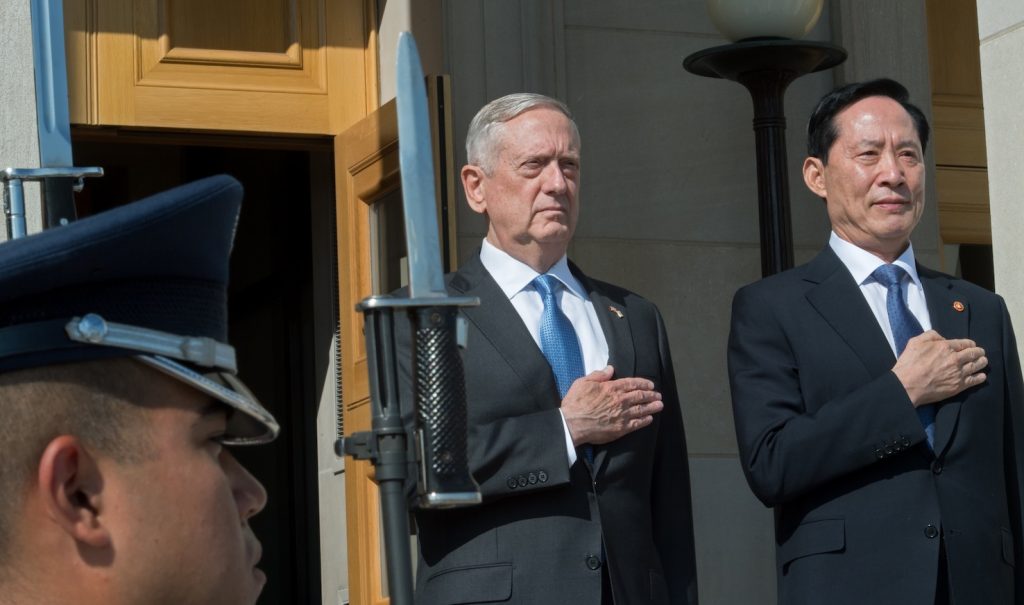 Il segretario alla Difesa americano, generale, Mattis, con l’omologo sudcoreano Song Young-moo durante un vertice al Pentagono il 30 agosto scorso (AFP)