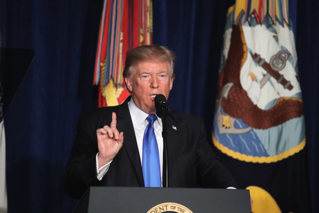 Donald Trump dalla base militare di Fort Meyer, Virginia, annuncia più truppe in Afghanistan (AFP)