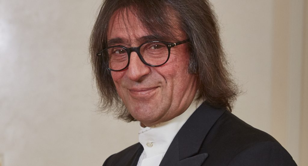 Bashmet è violista e direttore d’orchestra (www.orchestradellasvizzeraitaliana.ch)