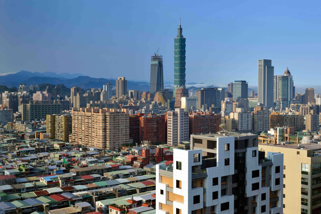 Una vista di Taipei, la capitale dell’unica «democrazia cinese» (Shutterstock)