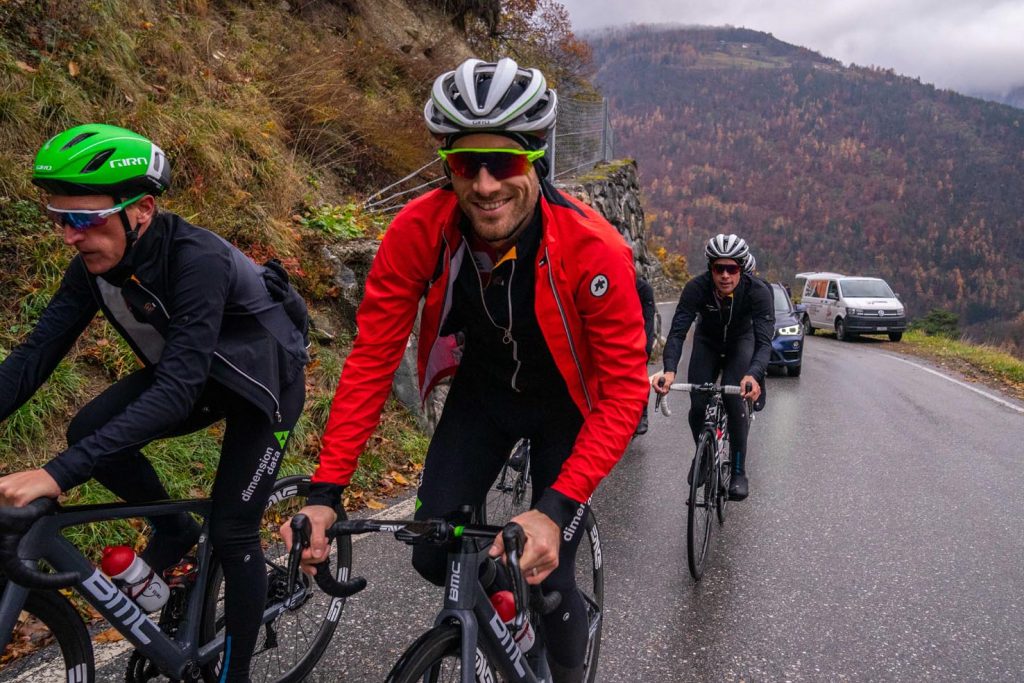 Enrico Gasparotto (sn) e Danilo Wyss, della squadra svizzera di ciclismo (Keystone)