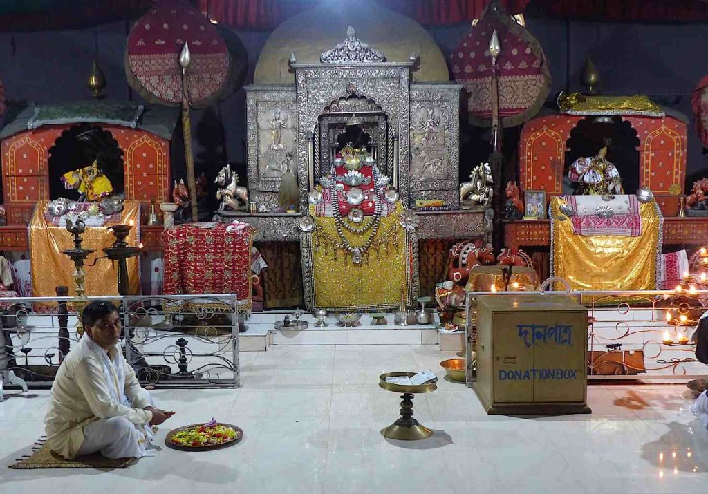 Interno di un tempio, Assam, Majuli