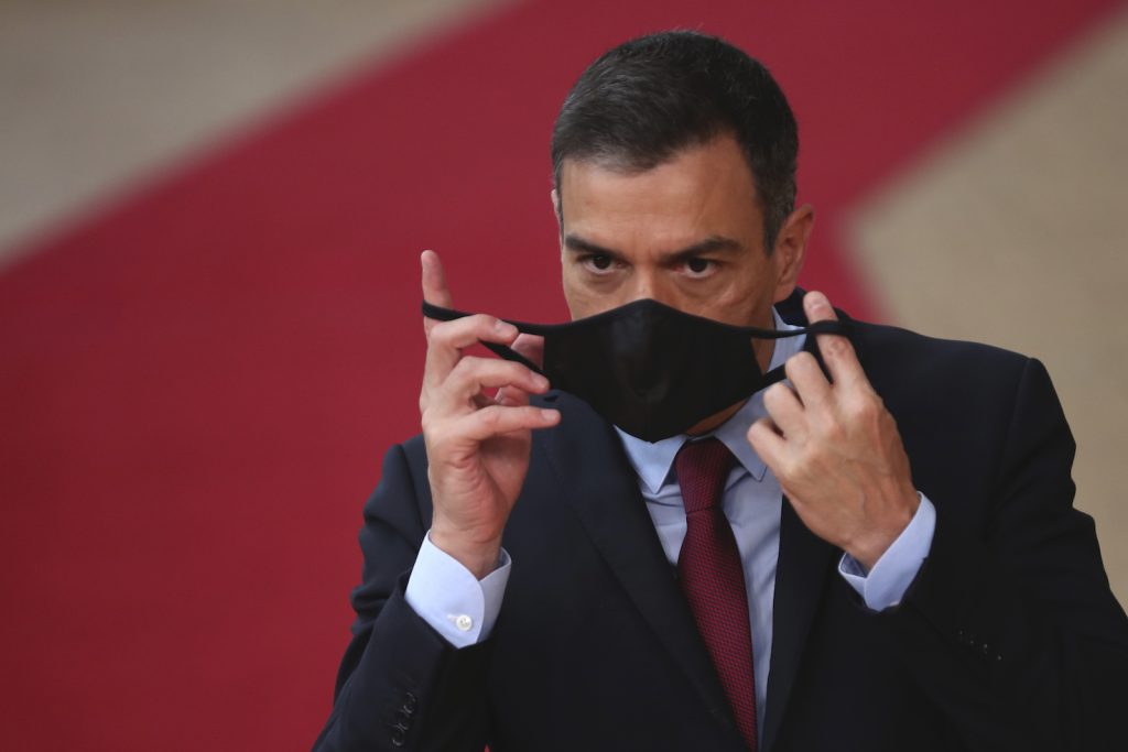 Il premier socialista Pedro Sanchez (AFP)