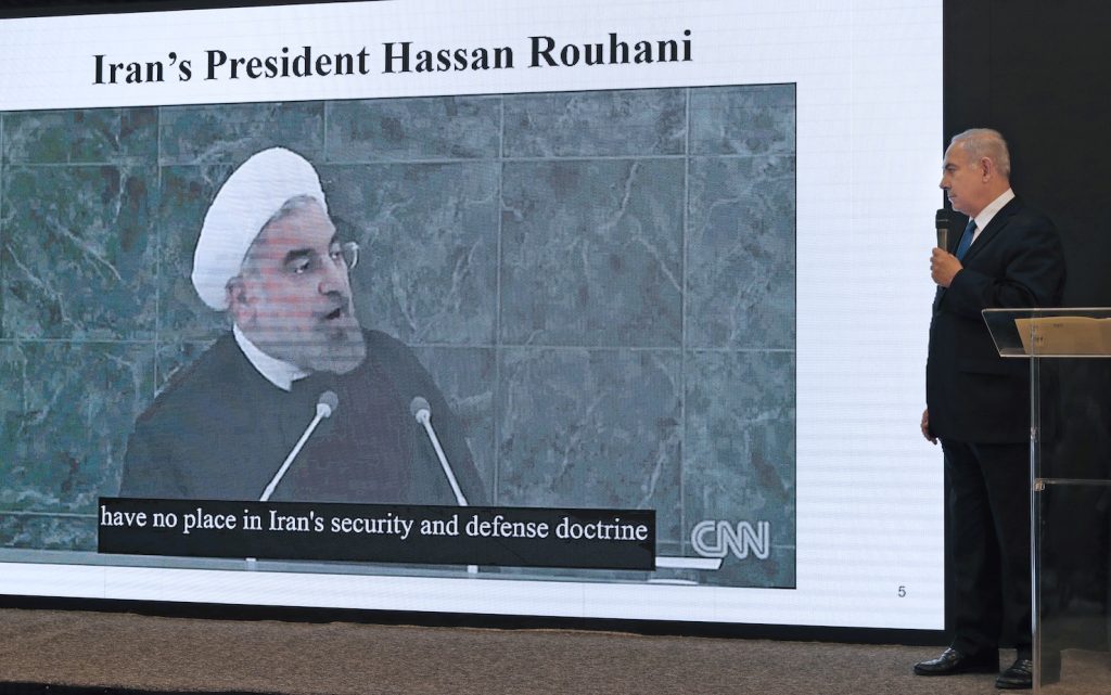 Il premier israeliano Netanyhau spiega alla Nazione i segreti sul nucleare di Teheran (AFP)