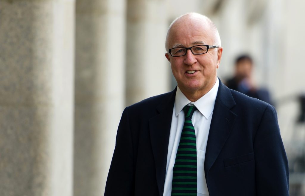 L’ex ministro britannico per l’Europa Denis MacShane (AFP)