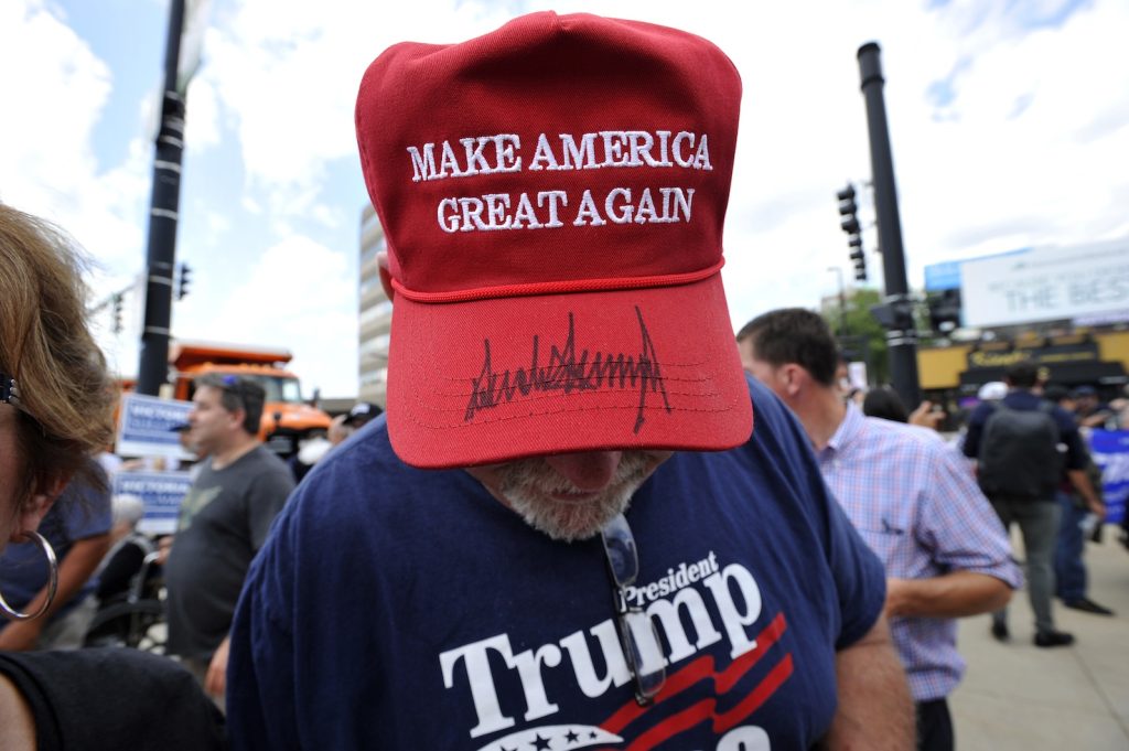 «Make America Great Again» può essere letto come un’allusione ai tempi in cui la superiorità dei bianchi era indiscussa (AFP)
