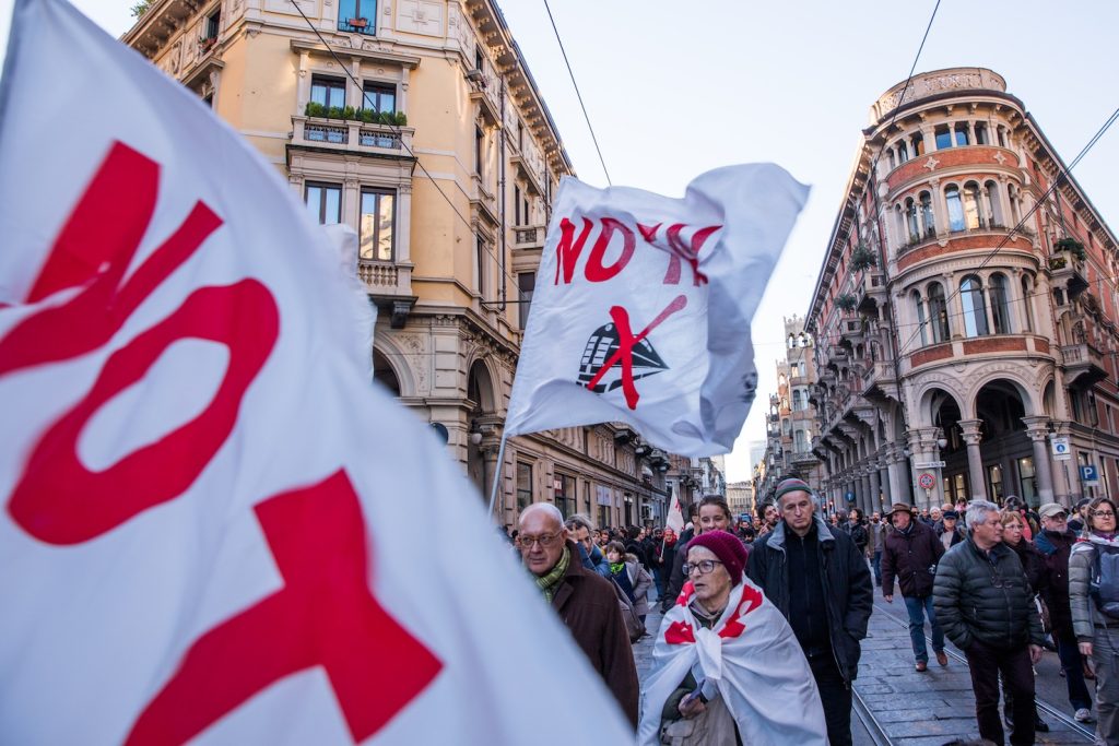 Protesta NO TAV in piazza a Torino nel dicembre scorso (AFP)