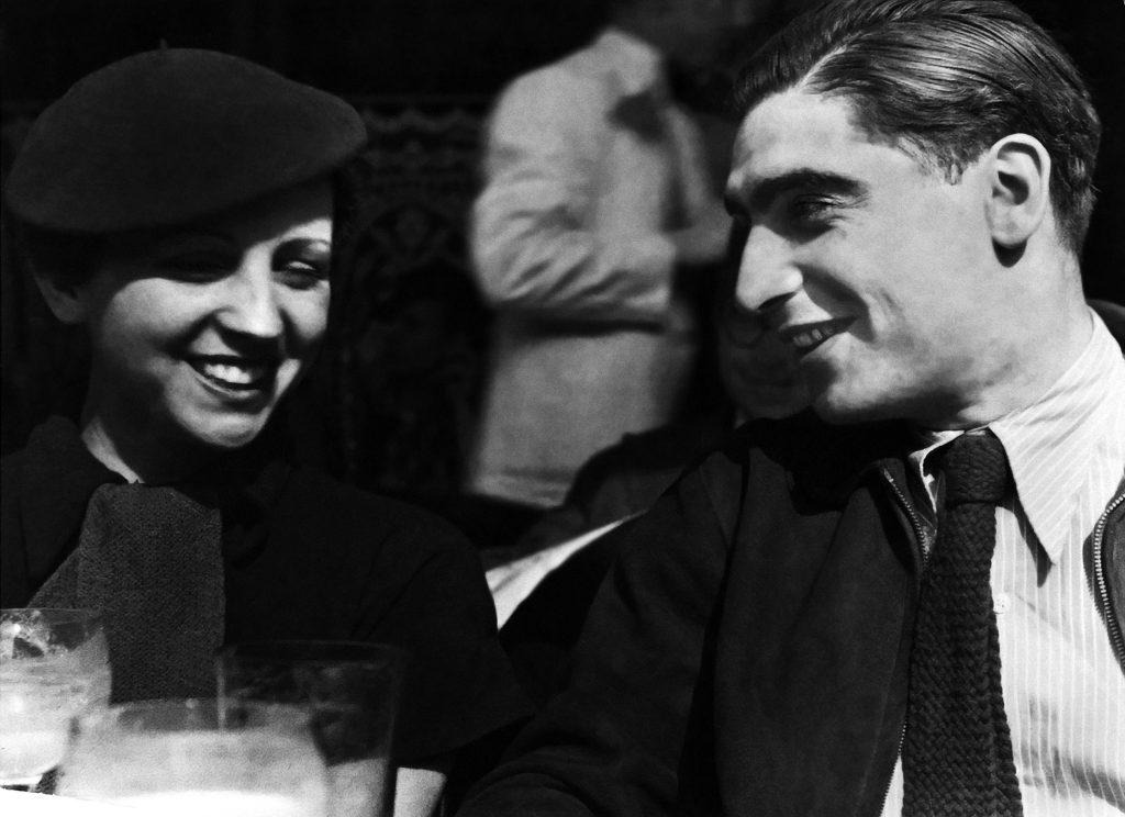 Gerda Taro e Robert Capa insieme a Parigi nel 1936. (Keystone)