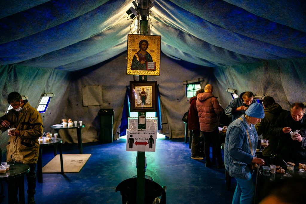 Decine di ospedali sono diventati focolaio di contagio e centinaia di medici sono morti (AFP)