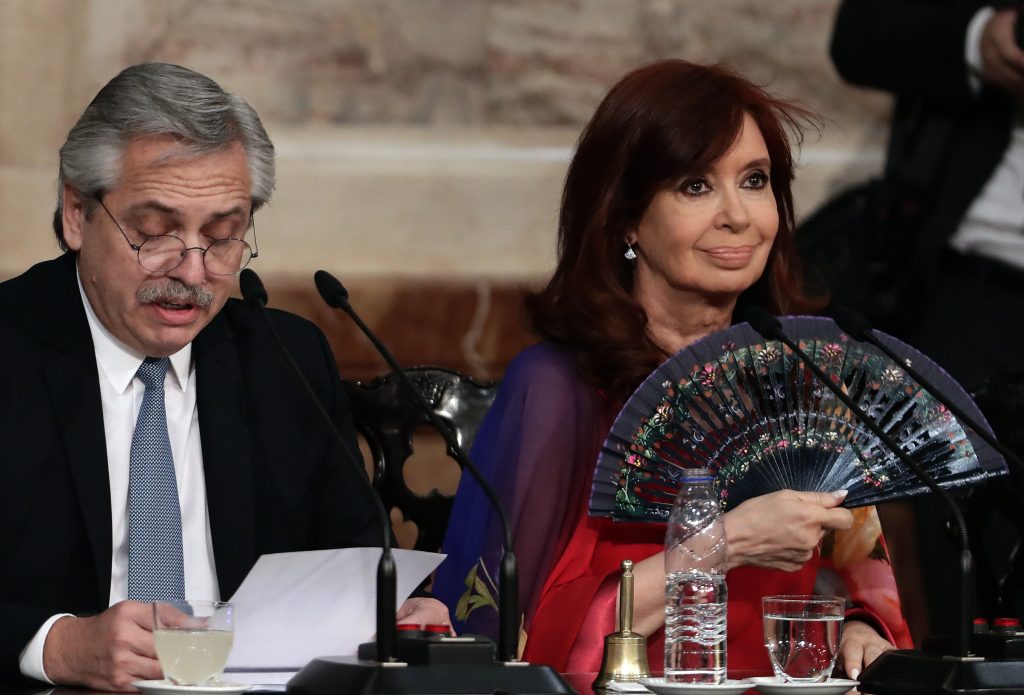Il presidente Fernandez con la sua vice Cristina Kirchner (AFP)