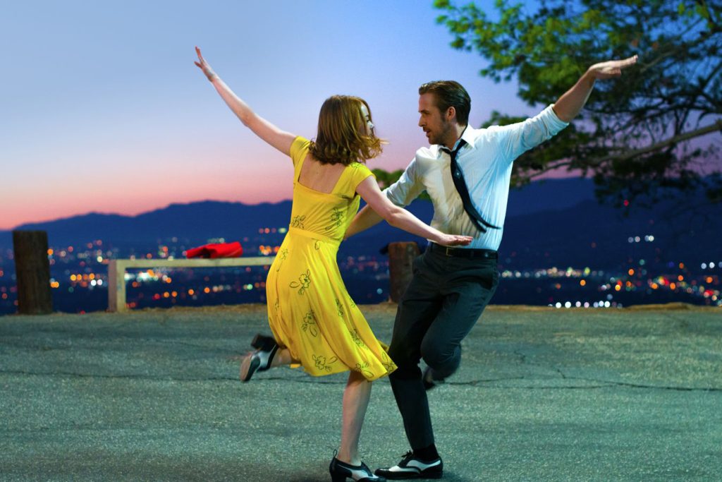 Emma Stone è Mia, Ryan Gosling è Sebastian. (www.lalaland.movie)