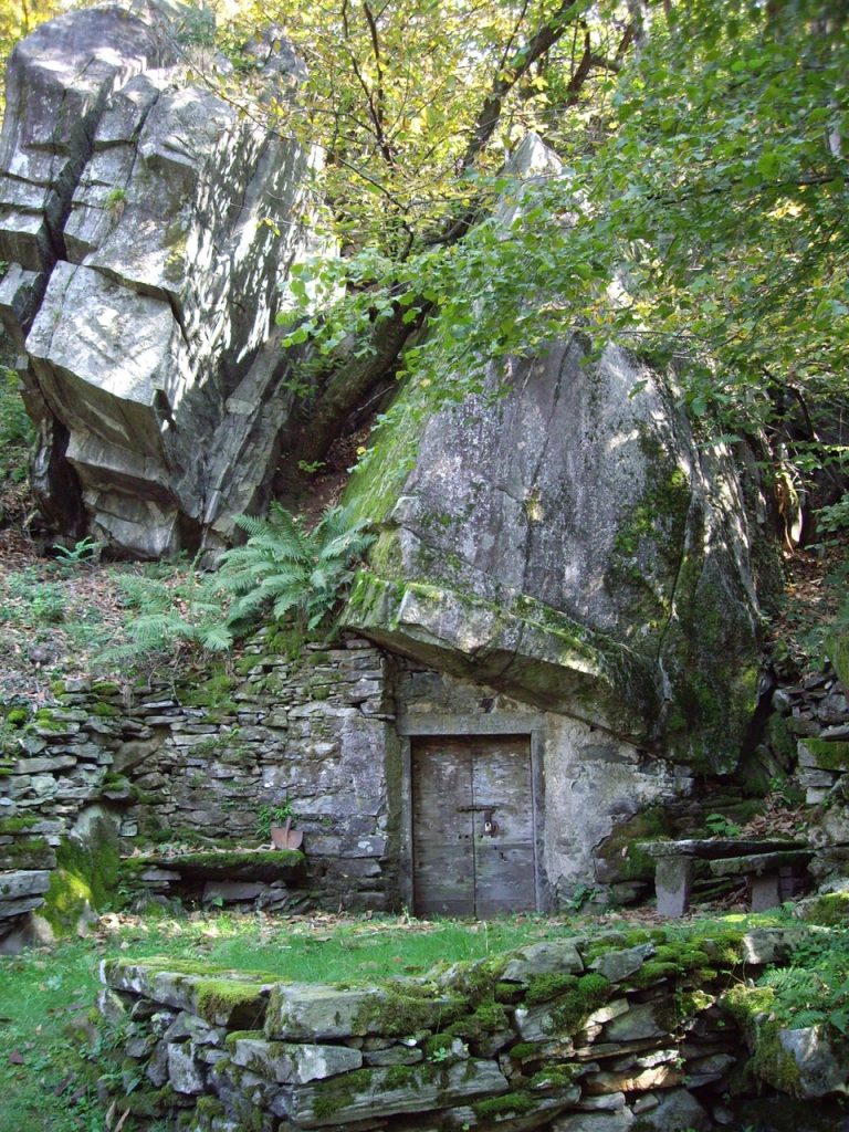 Grott di Börgn (pergiumai.ch)