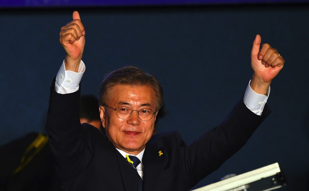 Il nuovo presidente sudcoreano Moon Jae-in si troverà ad affrontare le tensioni con il vicino del Nord (AFP)