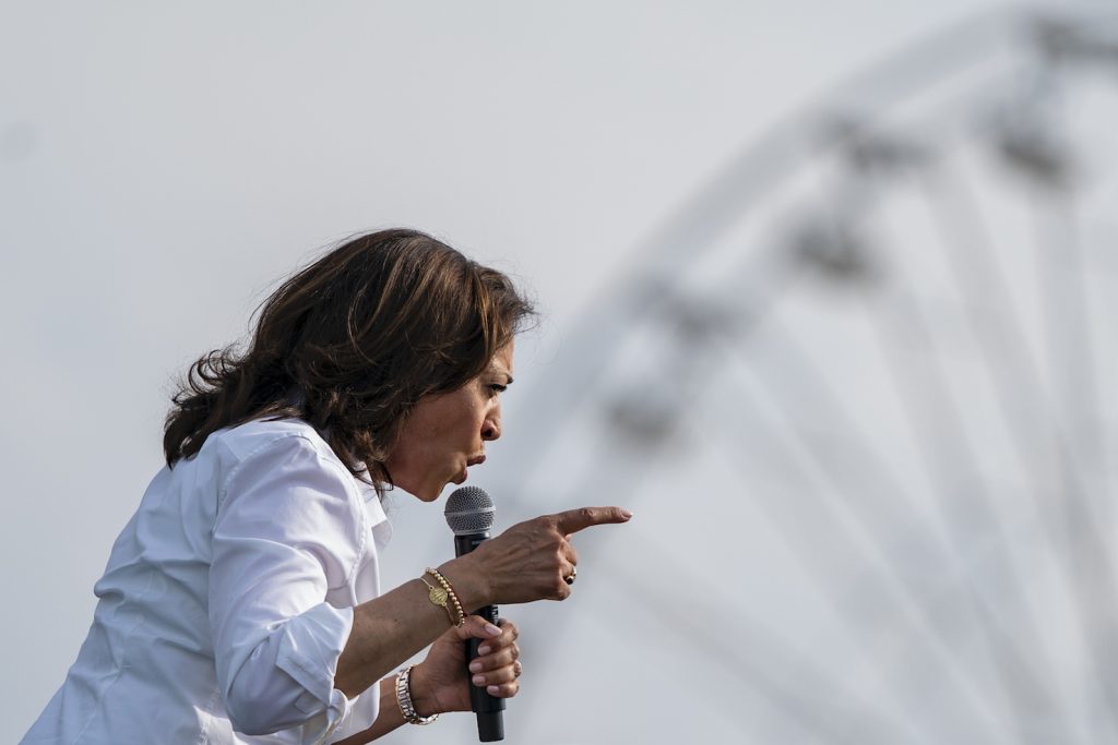 Kamala Harris, 55 anni, con la sua vitalità può supplire le carenze di Biden (AFP)