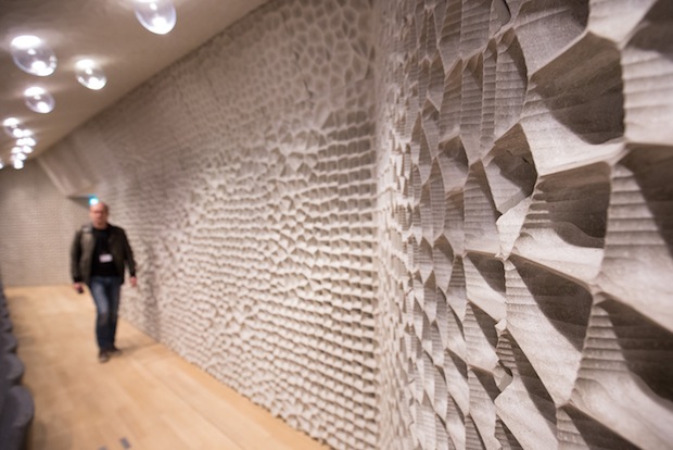 L'interno della sala da concerto, progettata dagli architetti Herzog & De Meuron (Keystone)