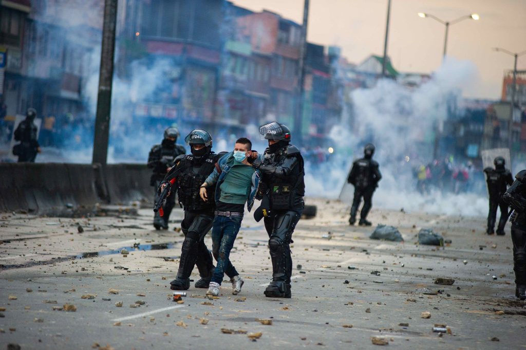 Immagini di guerra nella capitale Bogotà (Shutterstock)