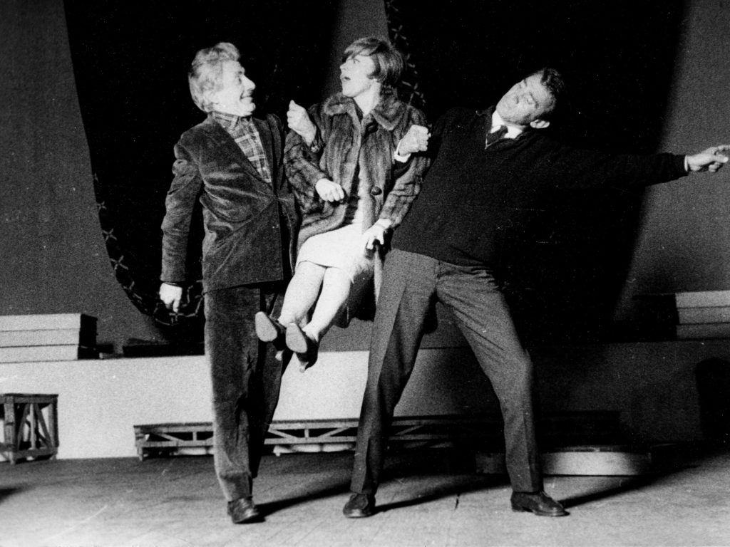 Gianrico Tedeschi, Franca Valeri e Walter Chiari nello spettacolo Luv, di Murray Schisgal, negli anni Sessanta (Keystone)