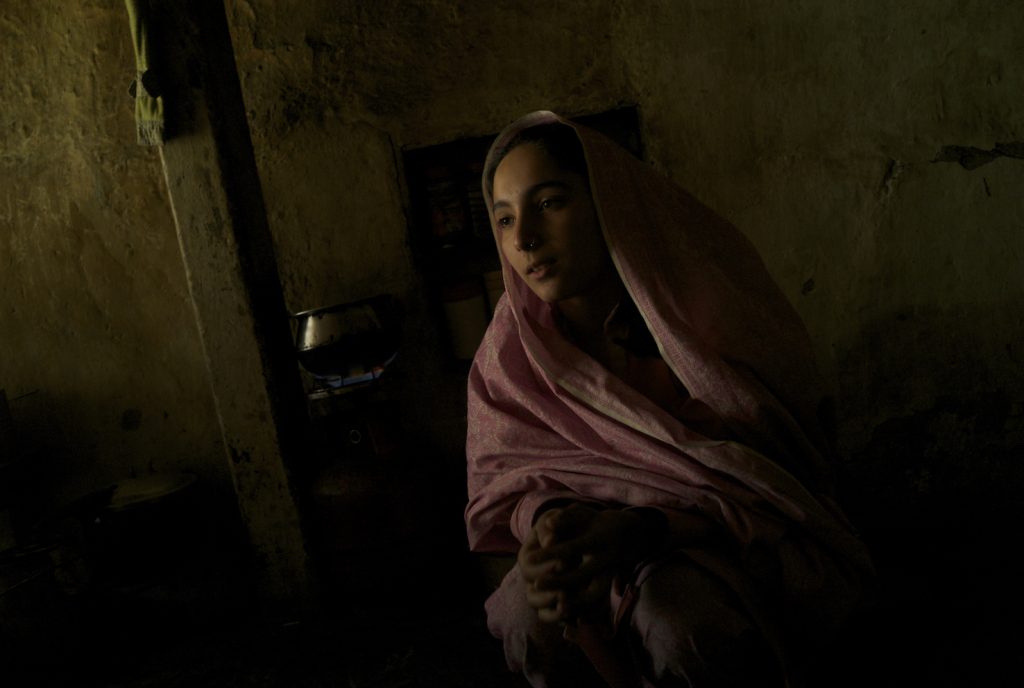 Le ragazze povere, vendute ai cinesi, in genere appartenenti alla minoranza cristiana ma anche musulmane, sono sempre più numerose (Keystone)