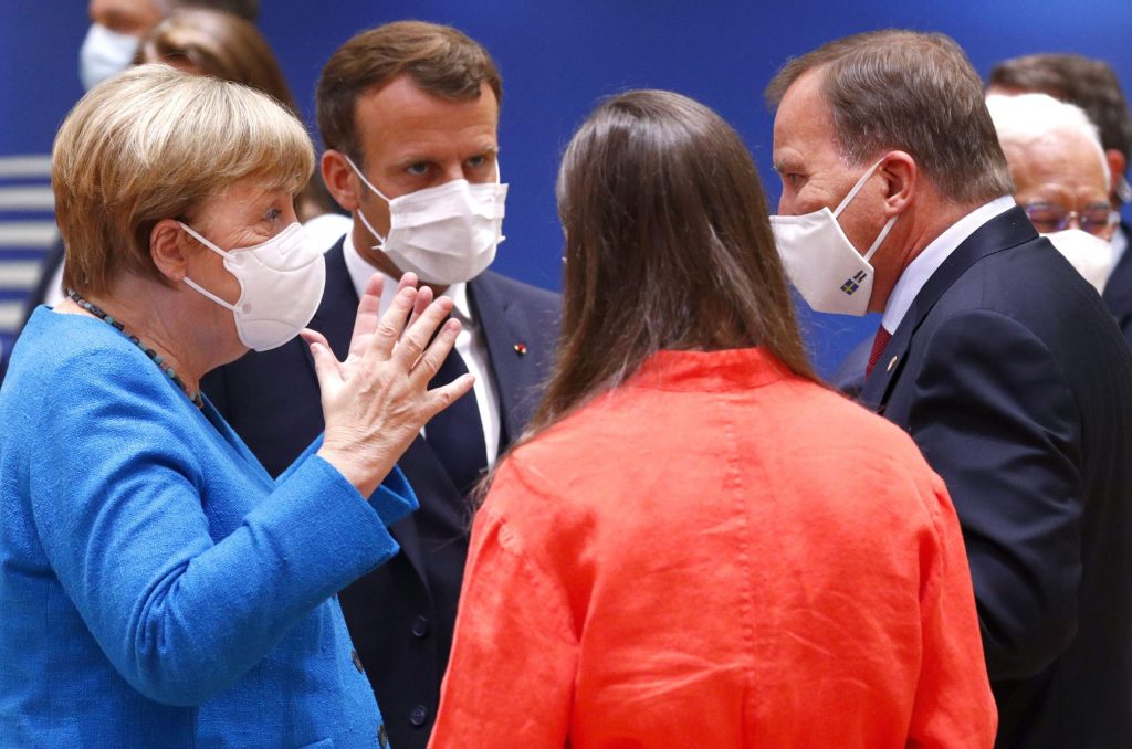 Angela Merkel, Emanuel Macron, Sanna Marin, Stefan Lofven  al recente vertice UE in cui sono stati decisi aiuti per 750 miliardi di euro (Keystone)