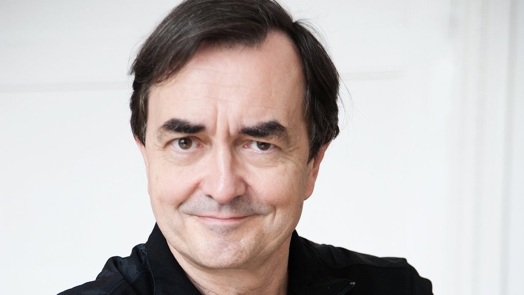 È nato nel 1957 a Lione (pierrelaurentaimard.com)