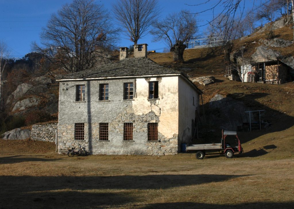 La vecchia scuola di Giova