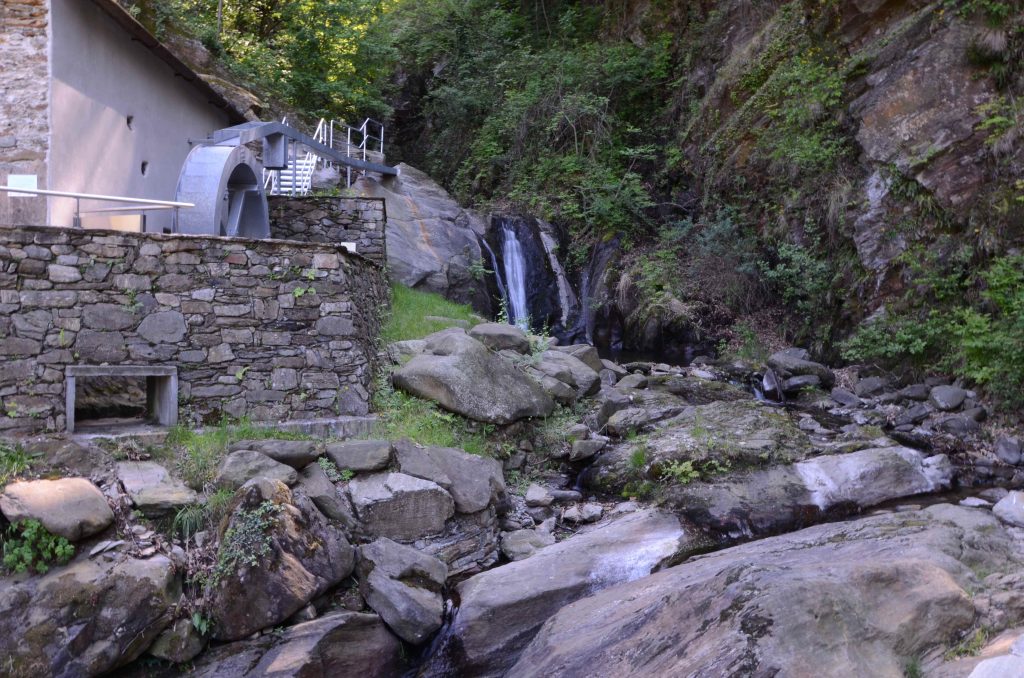 Il torrente che alimenta il mulino
