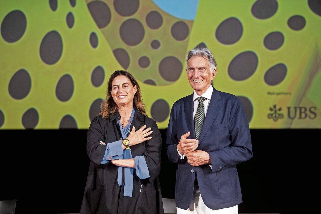 Maja Hoffmann e Marco Solari annunciano il passaggio del testimone (Keystone)