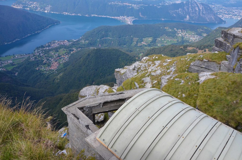 Come un nido d'aquila proteso sul lago