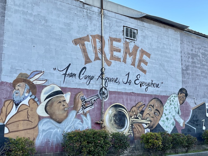 Il murale dedicato al quartiere nero di Tremè. Al centro, Louis Armstrong, leggenda indiscussa del jazz, nato proprio a New Orleans nel 1901