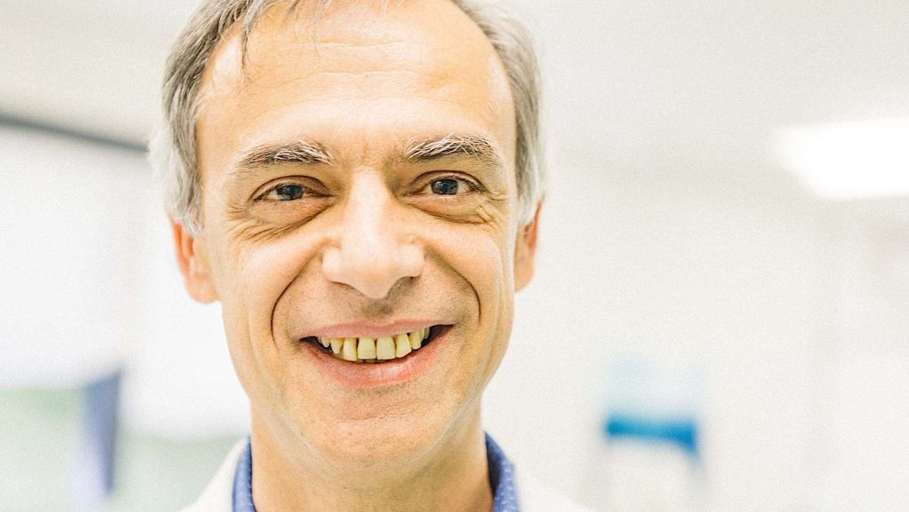 Il dottor Stefano Fontana (Vincenzo Cammarata)