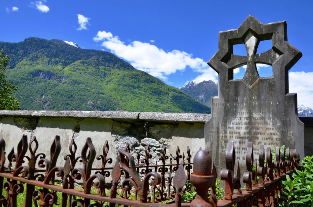 La tomba di Matthew Fortescue Brickdale