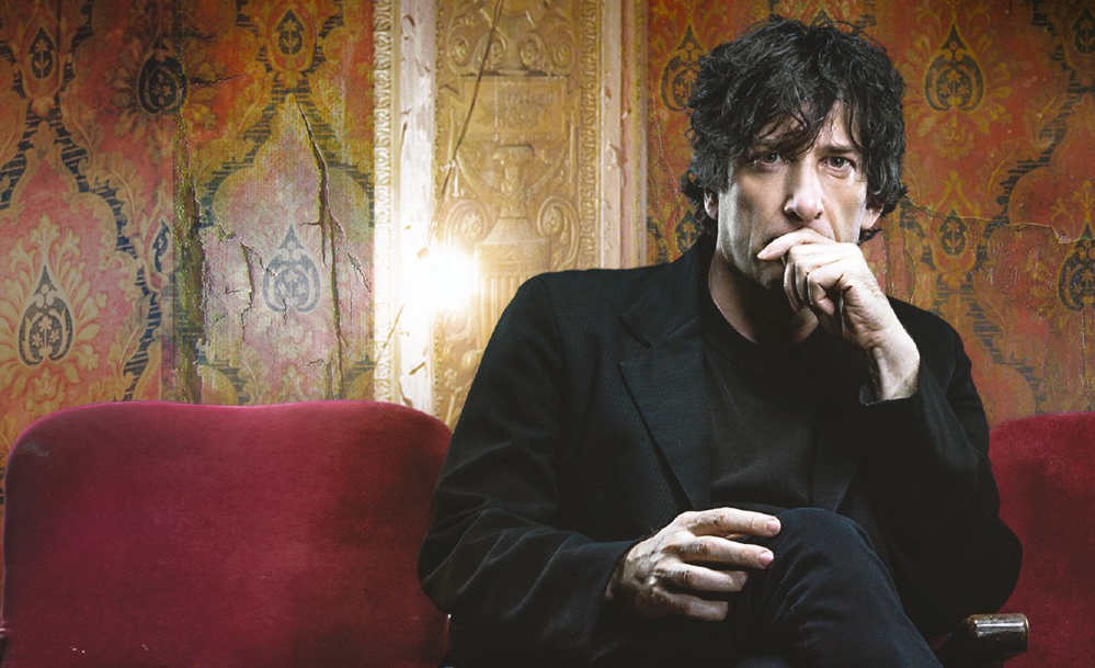 Neil Gaiman sulla copertina del suo libro