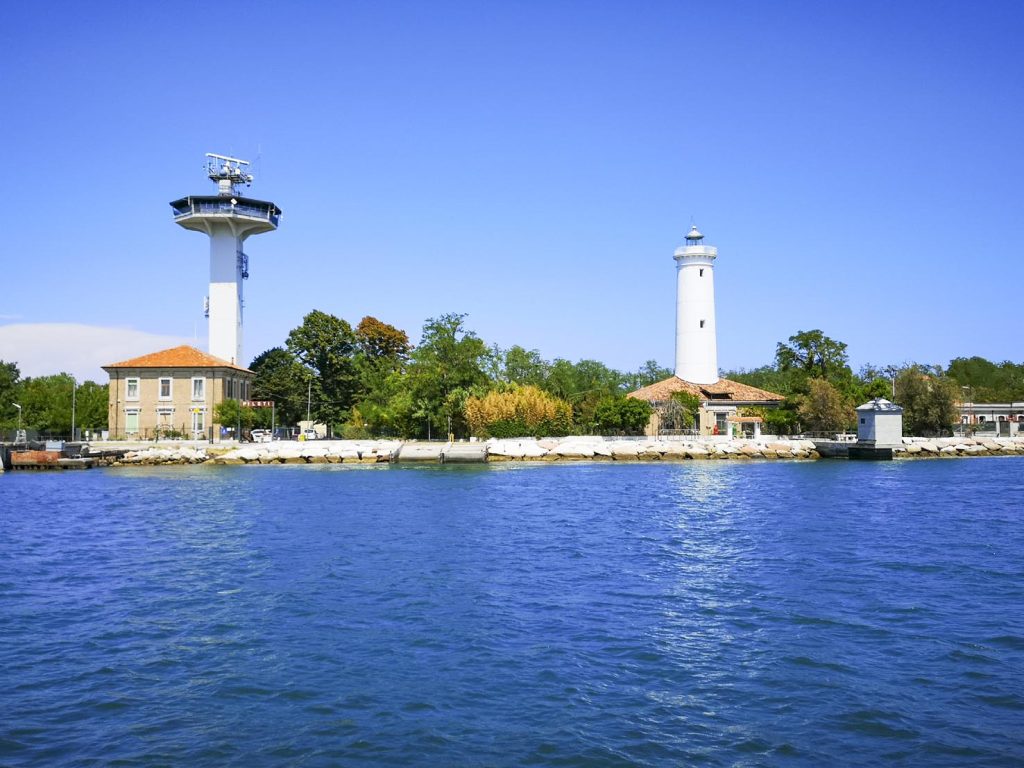 Alberoni, Faro Rocchetta attiguo alla Torre dei Piloti