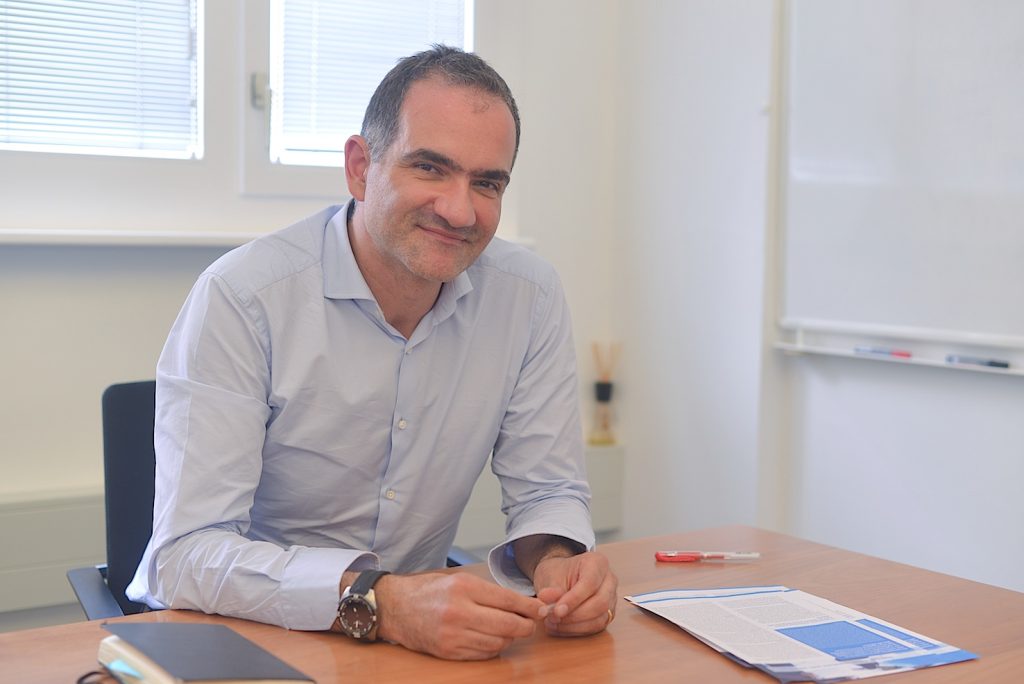 Il dottor Alessandro Diana, pediatra vaccinologo, responsabile medico alla Clinique Les Grangettes (Jorge Stamatio)