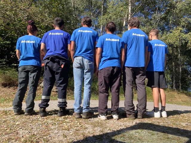 Con AdoMani i ragazzi fanno esperienza in diverse attività pratiche sviluppando competenze sociali e riacquisendo fiducia in sé stessi