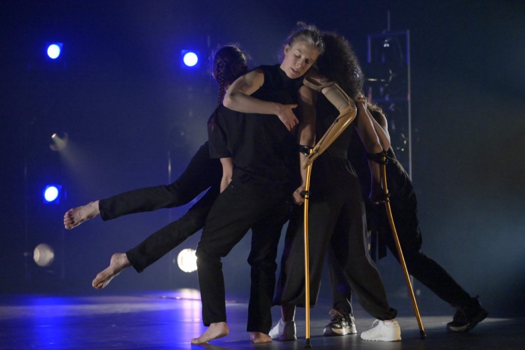 Annie Hanauer, A Space for all our Tomorrows (Caroline Minjolle, Steps)