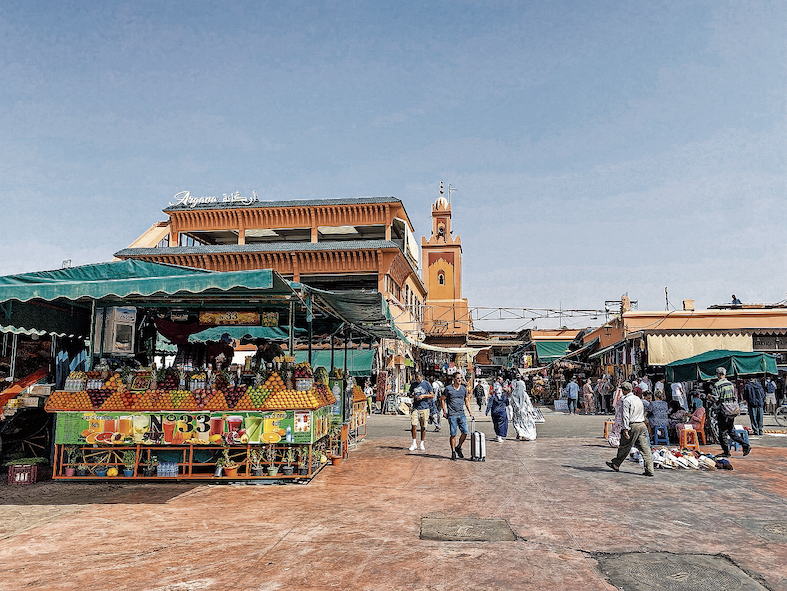 Bancarelle al centro della piazza Jemaa-el-Fna