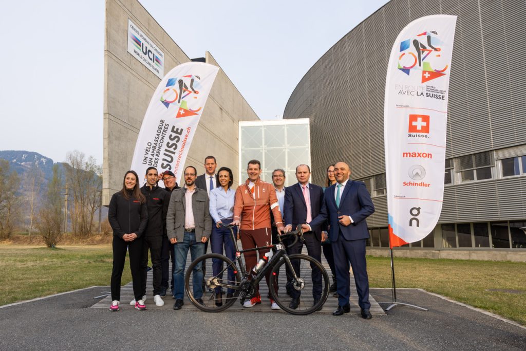 Partenza lo scorso 29 marzo del tour <i>En route avec la Suisse</i> dal Centro mondiale di ciclismo di Aigle (VD).